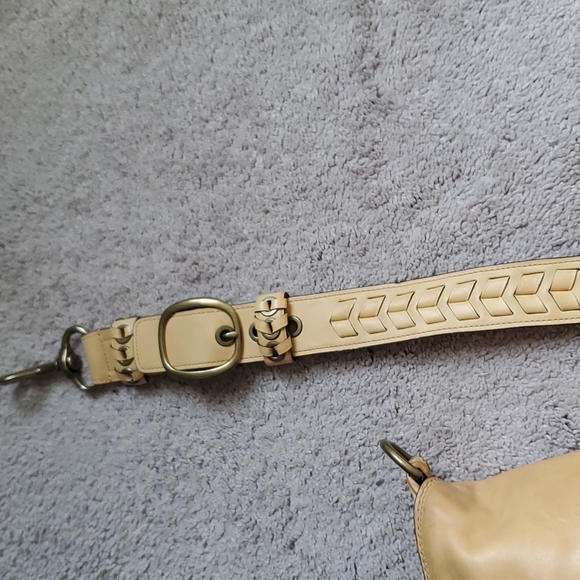 Tan Coach Shoulder Bag Purse - Picture 12 of 17